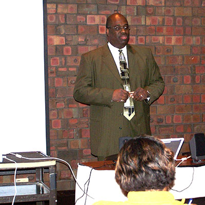 UIC Urban Health Careers Program Presentation Lecture 2006